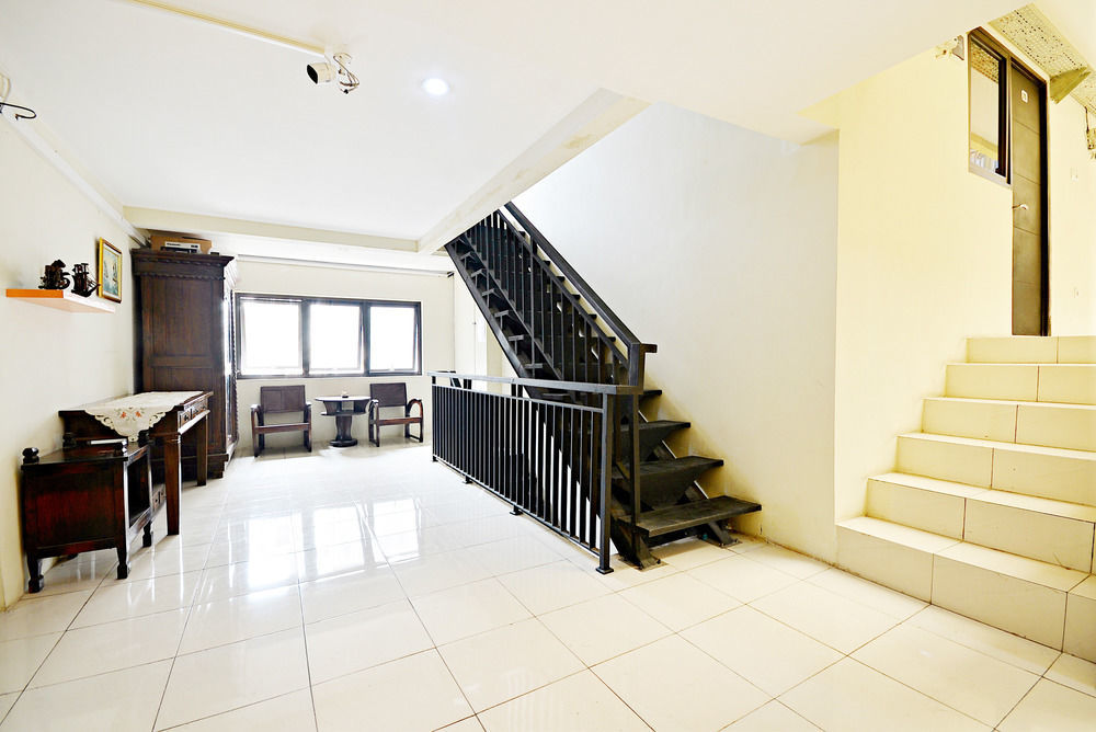 Zen Rooms Kuningan Syariah Jacarta Exterior foto
