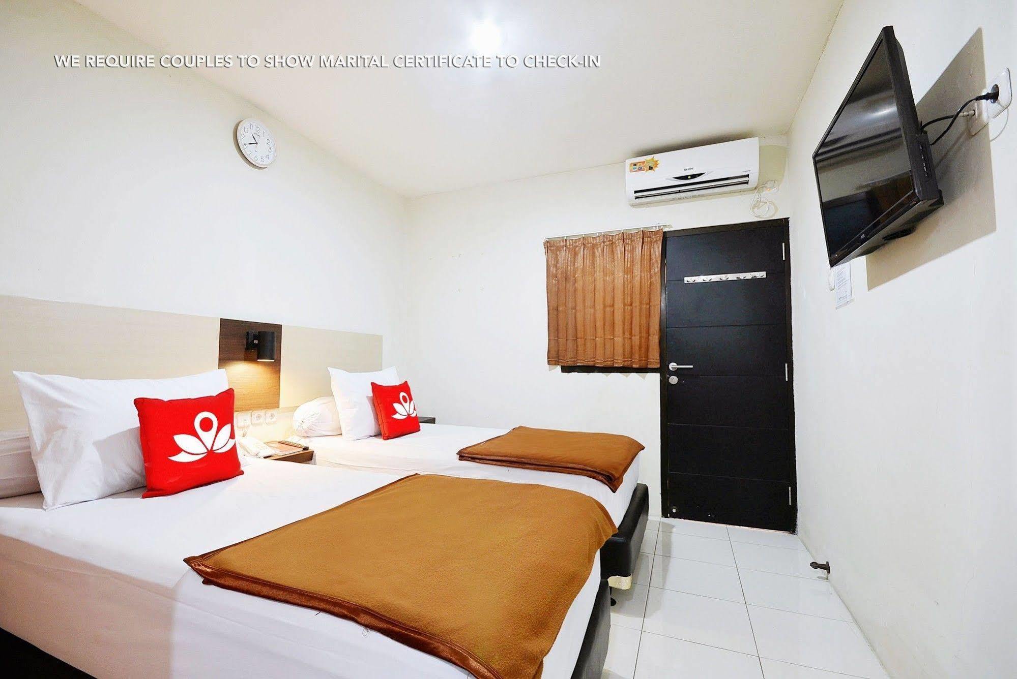 Zen Rooms Kuningan Syariah Jacarta Exterior foto