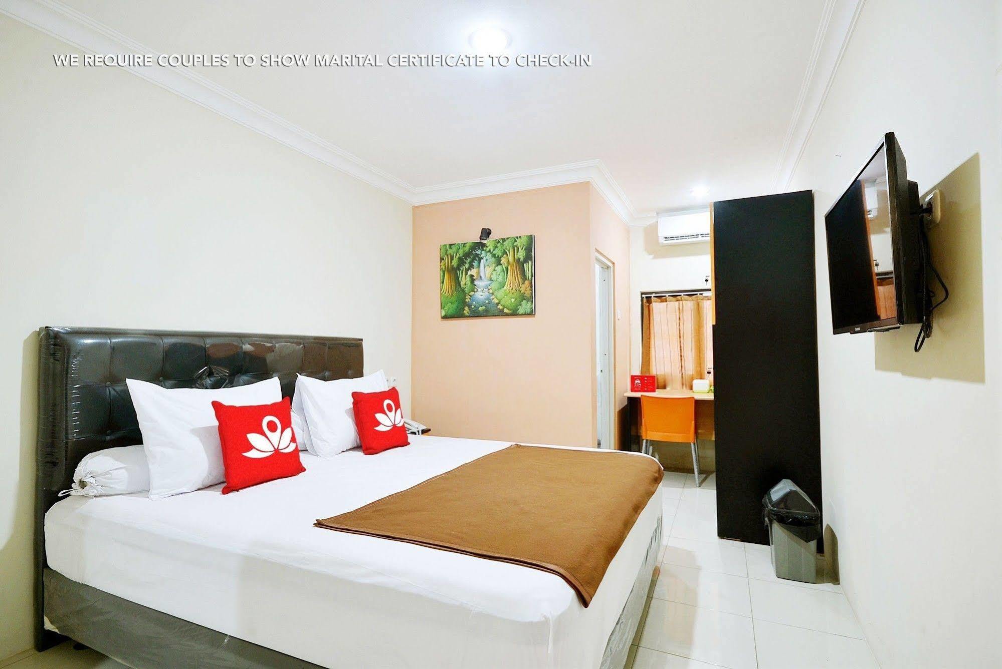 Zen Rooms Kuningan Syariah Jacarta Exterior foto