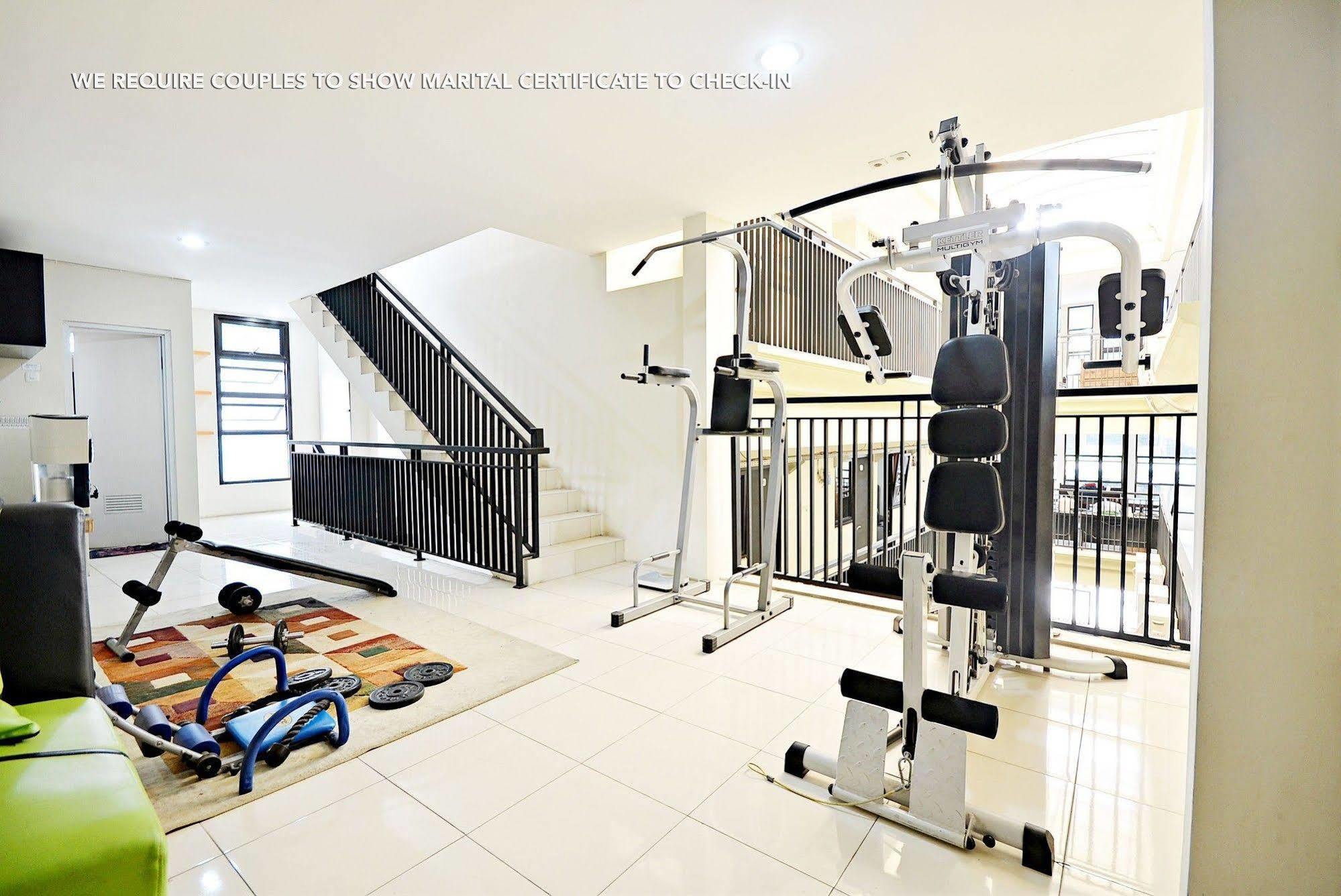 Zen Rooms Kuningan Syariah Jacarta Exterior foto